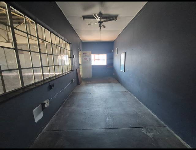 495M² WAREHOUSE TO LET IN KRUGERSDORP CENTRAL